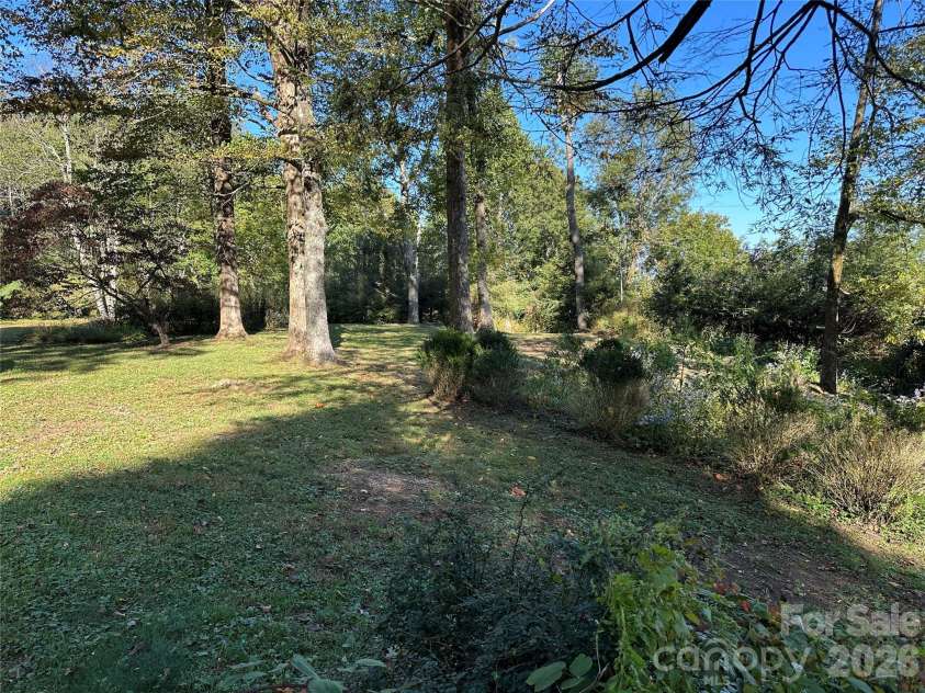 16 Osborn Knob Road, Little Switzerland, NC 28749.  MLS# CAR4407925, YatesRealty ID 41031. 