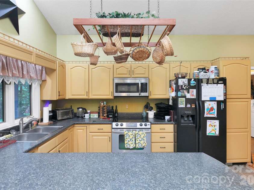 149 Tucked In Lane, Brevard, NC 28712.  MLS# CAR4408494, YatesRealty ID 41033. Kitchen