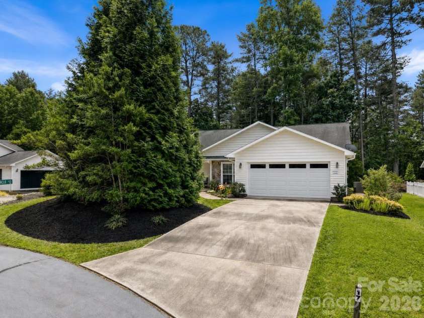 17 Coventry Circle, Franklin, NC 28734.  MLS# CAR4407663, YatesRealty ID 41035. 
