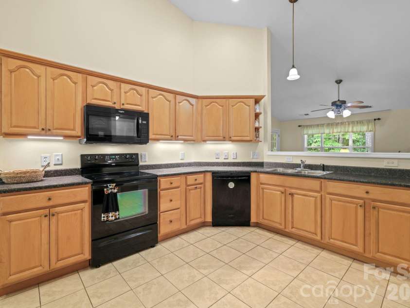 17 Coventry Circle, Franklin, NC 28734.  MLS# CAR4407663, YatesRealty ID 41035. 
