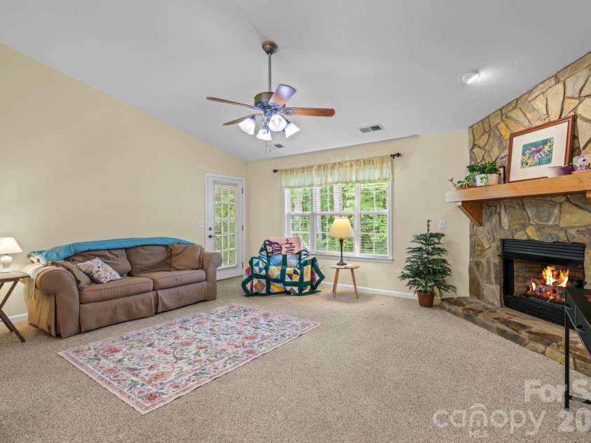 17 Coventry Circle, Franklin, NC 28734.  MLS# CAR4407663, YatesRealty ID 41035. 