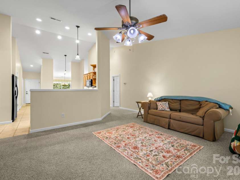 17 Coventry Circle, Franklin, NC 28734.  MLS# CAR4407663, YatesRealty ID 41035. 