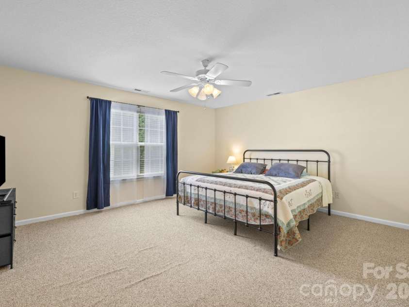17 Coventry Circle, Franklin, NC 28734.  MLS# CAR4407663, YatesRealty ID 41035. 