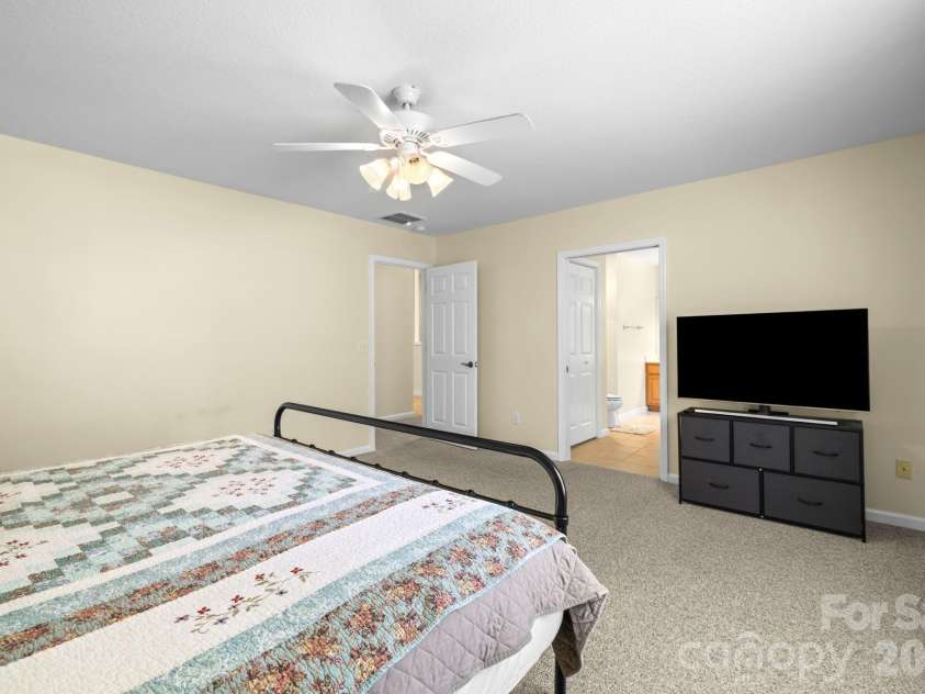 17 Coventry Circle, Franklin, NC 28734.  MLS# CAR4407663, YatesRealty ID 41035. 