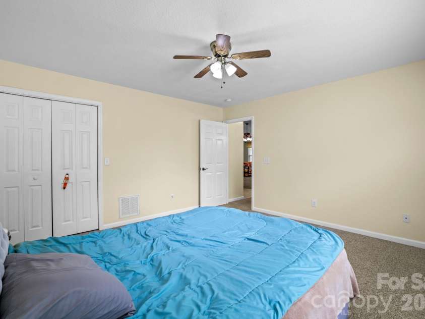 17 Coventry Circle, Franklin, NC 28734.  MLS# CAR4407663, YatesRealty ID 41035. 