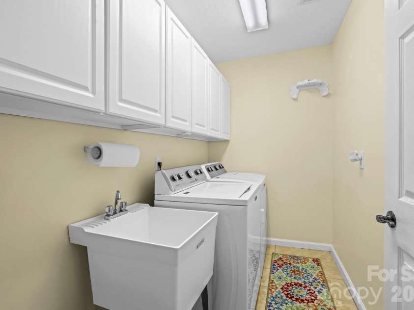 17 Coventry Circle, Franklin, NC 28734.  MLS# CAR4407663, YatesRealty ID 41035. 