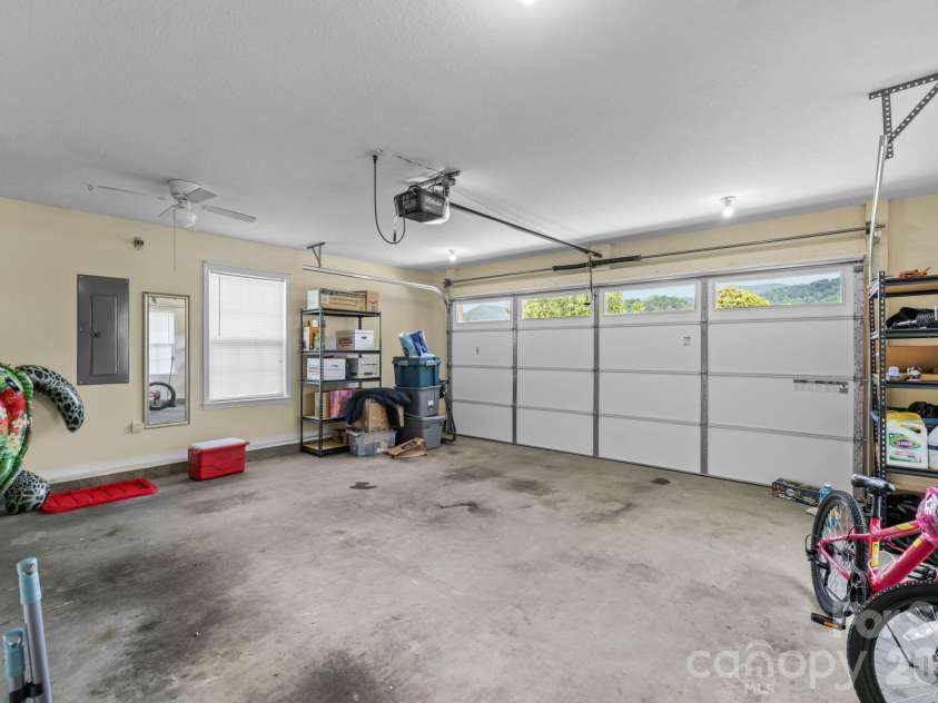 17 Coventry Circle, Franklin, NC 28734.  MLS# CAR4407663, YatesRealty ID 41035. 
