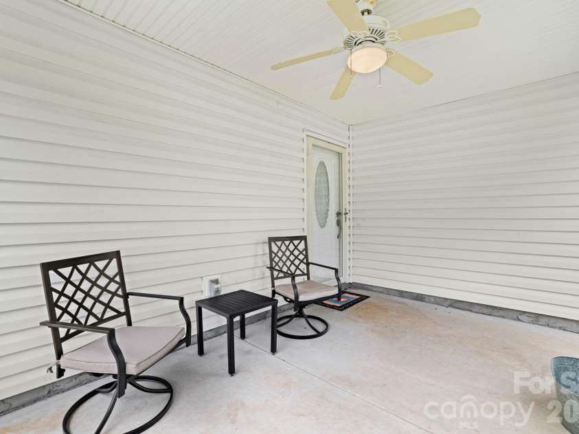 17 Coventry Circle, Franklin, NC 28734.  MLS# CAR4407663, YatesRealty ID 41035. 
