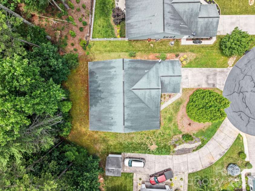 17 Coventry Circle, Franklin, NC 28734.  MLS# CAR4407663, YatesRealty ID 41035. 