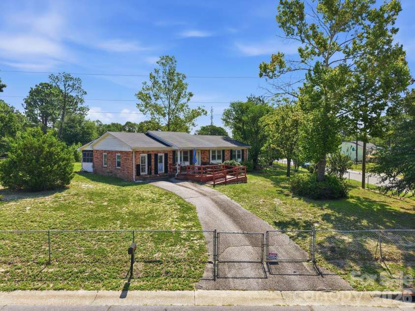 3261 Vardaman Avenue, Hope Mills, NC 28348.  MLS# CAR4410540, YatesRealty ID 41038. 