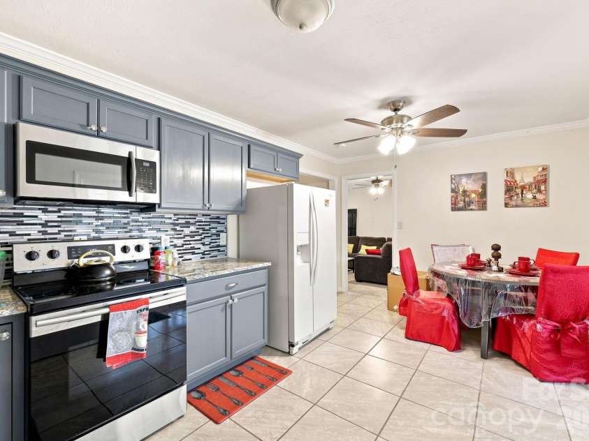 3261 Vardaman Avenue, Hope Mills, NC 28348.  MLS# CAR4410540, YatesRealty ID 41038. 