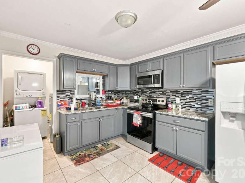 3261 Vardaman Avenue, Hope Mills, NC 28348.  MLS# CAR4410540, YatesRealty ID 41038. 