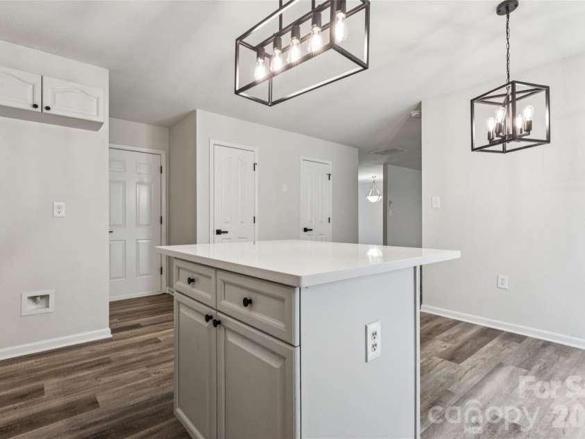 7305 Larwill Lane, Charlotte, NC 28216.  MLS# CAR4409248, YatesRealty ID 41039. Kitchen