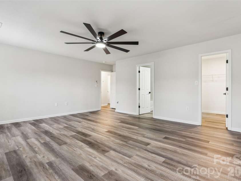 7305 Larwill Lane, Charlotte, NC 28216.  MLS# CAR4409248, YatesRealty ID 41039. Primary Bedroom