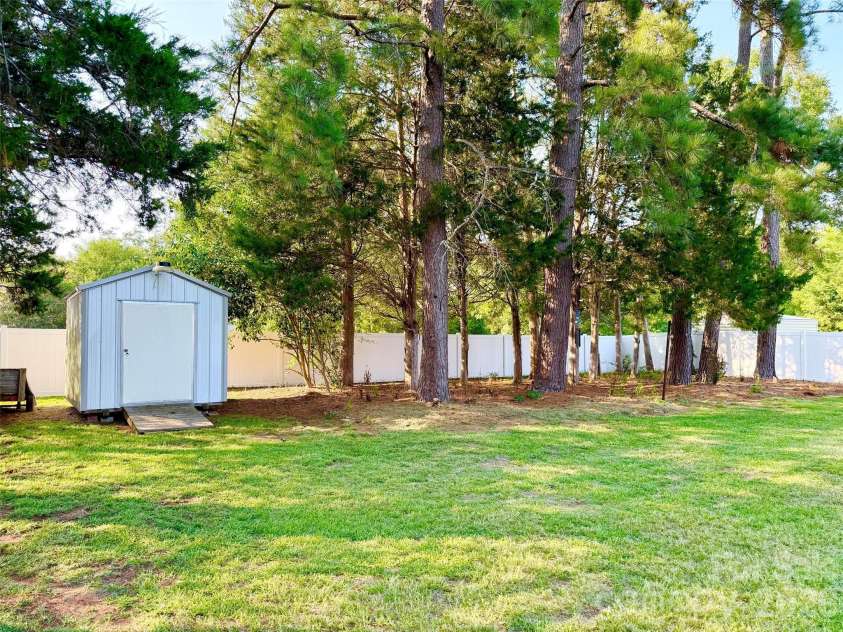 118 Elder Street, Rockingham, NC 28379.  MLS# CAR4410698, YatesRealty ID 41041. 