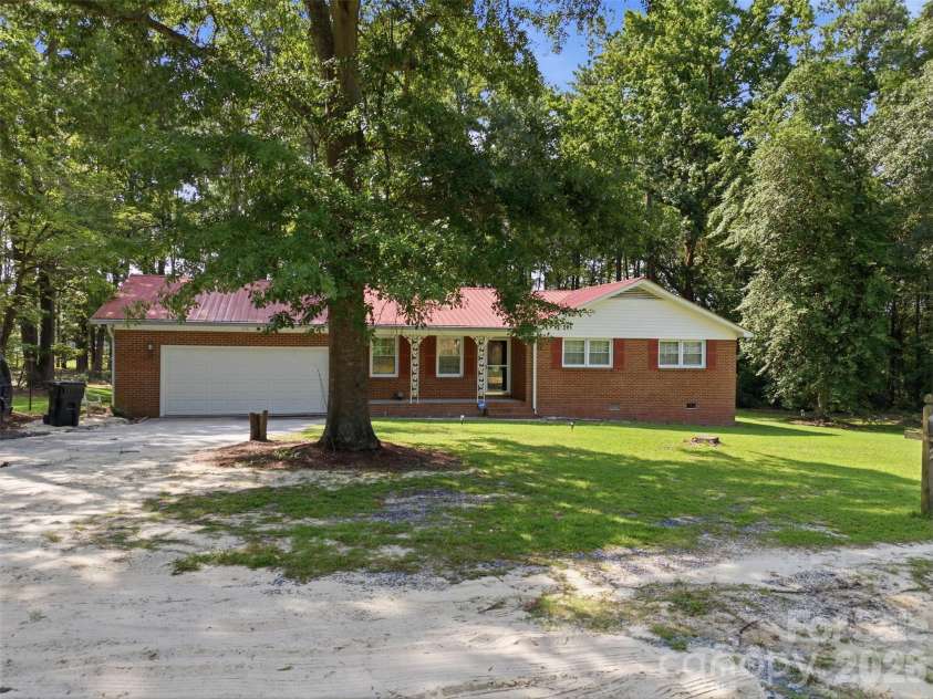 276 Dixie Trail, Hamlet, NC 28345.  MLS# CAR4410710, YatesRealty ID 41043. 