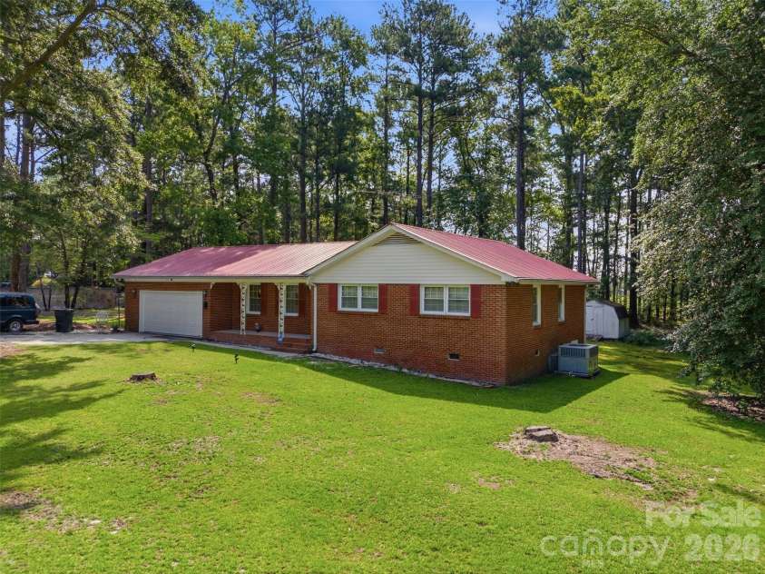276 Dixie Trail, Hamlet, NC 28345.  MLS# CAR4410710, YatesRealty ID 41043. 