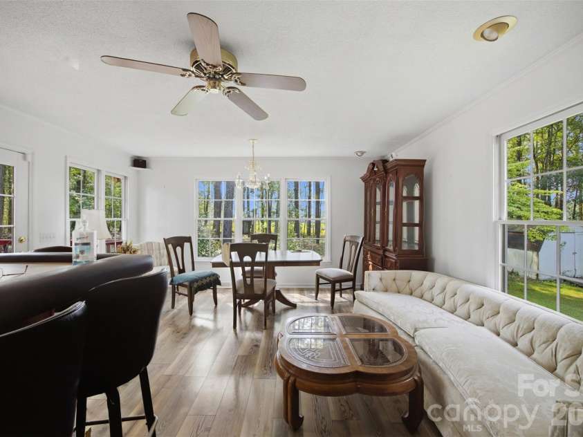 276 Dixie Trail, Hamlet, NC 28345.  MLS# CAR4410710, YatesRealty ID 41043. 