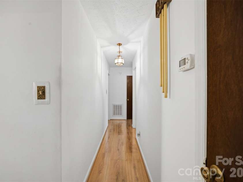 276 Dixie Trail, Hamlet, NC 28345.  MLS# CAR4410710, YatesRealty ID 41043. 