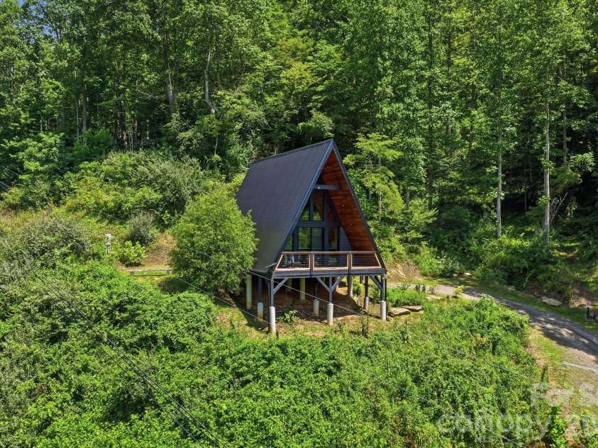 11392 & 11394 US 19W Highway, Burnsville, NC 28714.  MLS# CAR4409244, YatesRealty ID 41045. Cabin 1