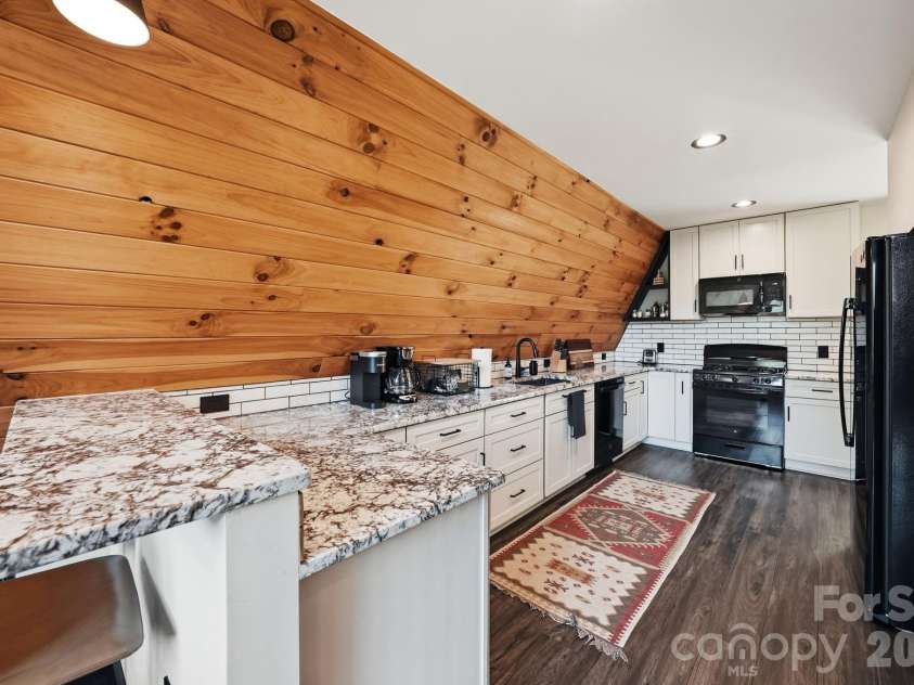 11392 & 11394 US 19W Highway, Burnsville, NC 28714.  MLS# CAR4409244, YatesRealty ID 41045. Cabin 1