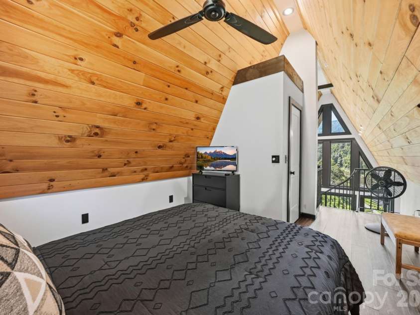 11392 & 11394 US 19W Highway, Burnsville, NC 28714.  MLS# CAR4409244, YatesRealty ID 41045. Cabin 1