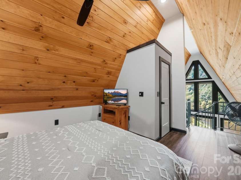 11392 & 11394 US 19W Highway, Burnsville, NC 28714.  MLS# CAR4409244, YatesRealty ID 41045. Cabin 2
