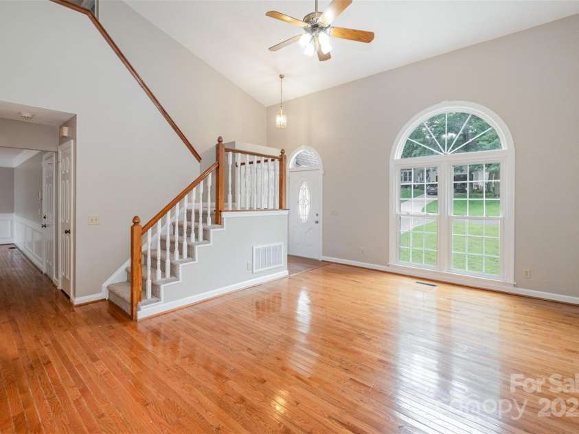 7114 Kinsmore Lane, Charlotte, NC 28269.  MLS# CAR4266576, YatesRealty ID 4105. 