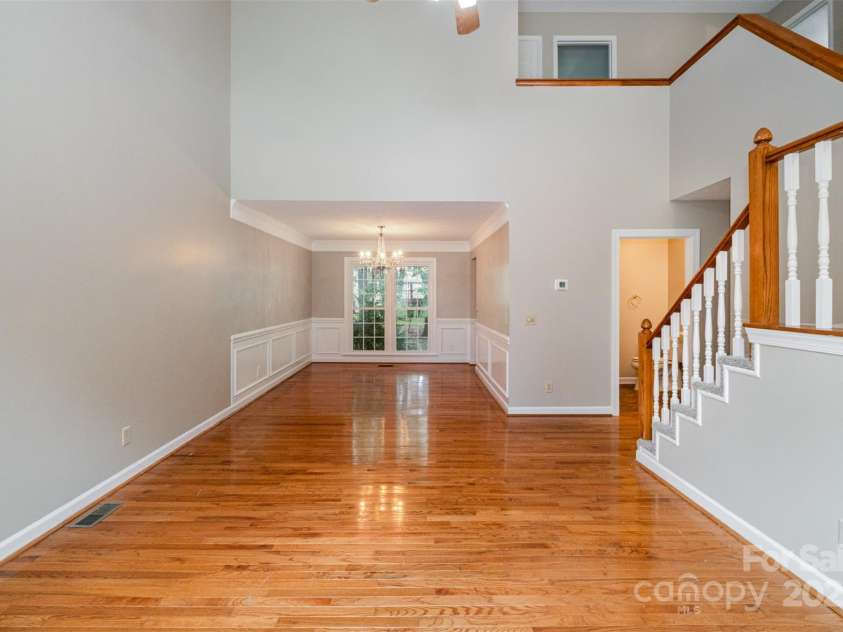 7114 Kinsmore Lane, Charlotte, NC 28269.  MLS# CAR4266576, YatesRealty ID 4105. 