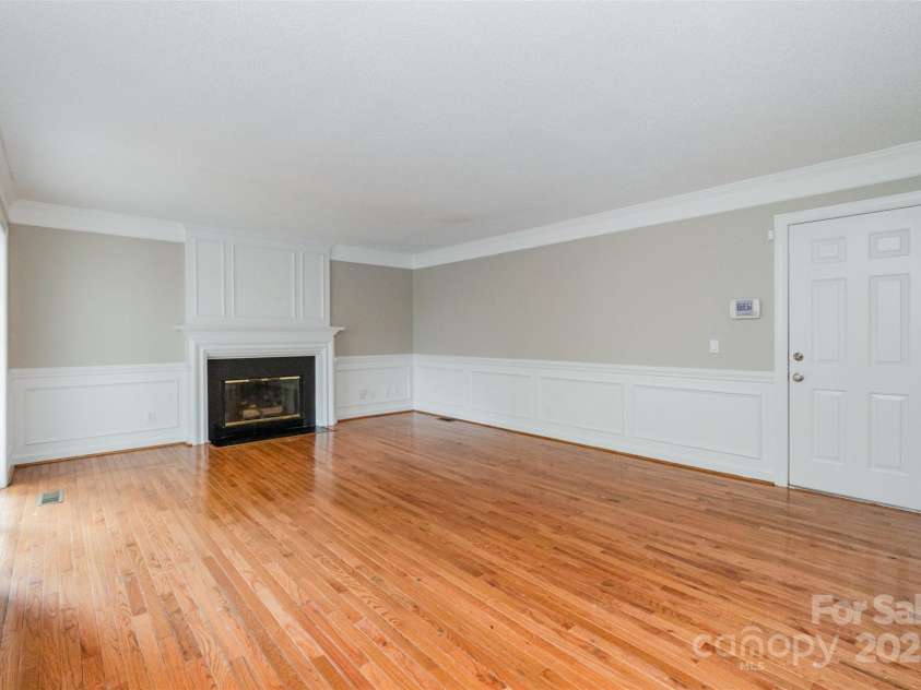 7114 Kinsmore Lane, Charlotte, NC 28269.  MLS# CAR4266576, YatesRealty ID 4105. 