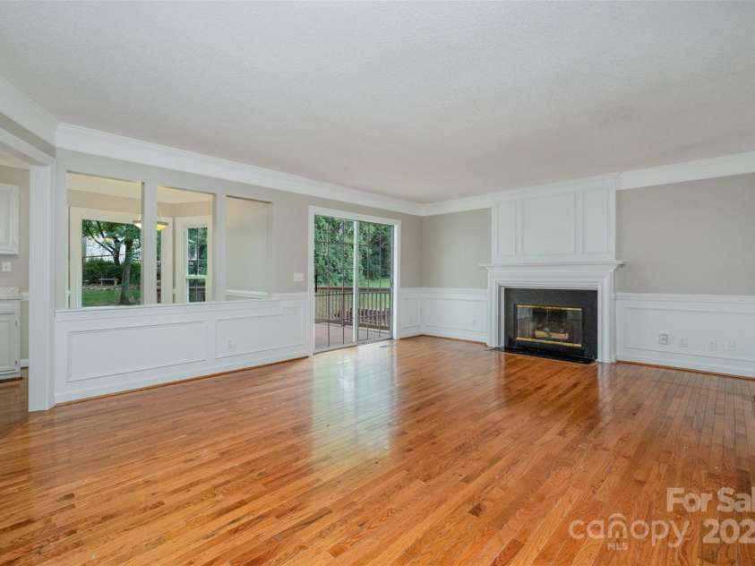 7114 Kinsmore Lane, Charlotte, NC 28269.  MLS# CAR4266576, YatesRealty ID 4105. 