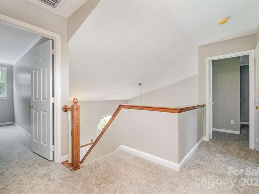 7114 Kinsmore Lane, Charlotte, NC 28269.  MLS# CAR4266576, YatesRealty ID 4105. 