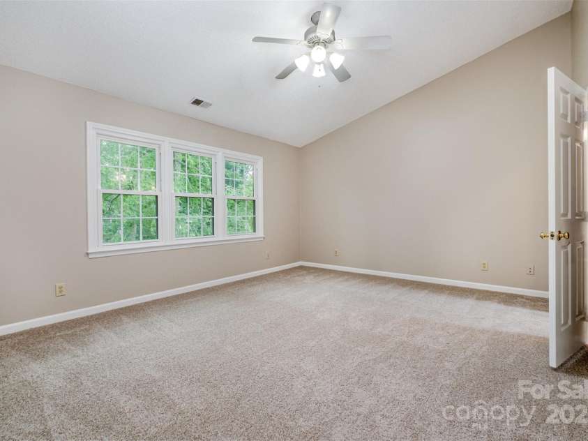 7114 Kinsmore Lane, Charlotte, NC 28269.  MLS# CAR4266576, YatesRealty ID 4105. 