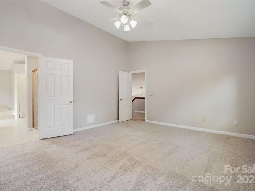 7114 Kinsmore Lane, Charlotte, NC 28269.  MLS# CAR4266576, YatesRealty ID 4105. 