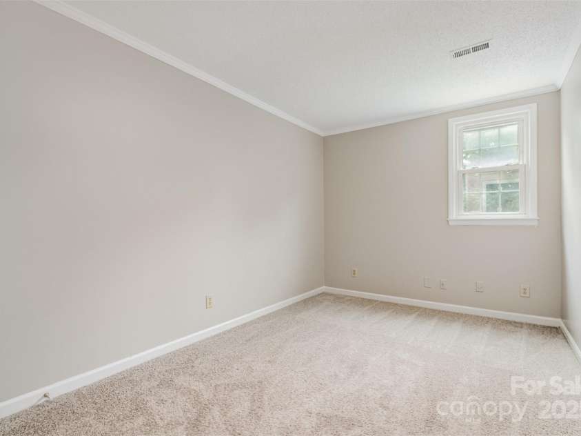 7114 Kinsmore Lane, Charlotte, NC 28269.  MLS# CAR4266576, YatesRealty ID 4105. 