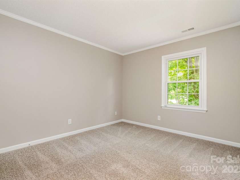 7114 Kinsmore Lane, Charlotte, NC 28269.  MLS# CAR4266576, YatesRealty ID 4105. 