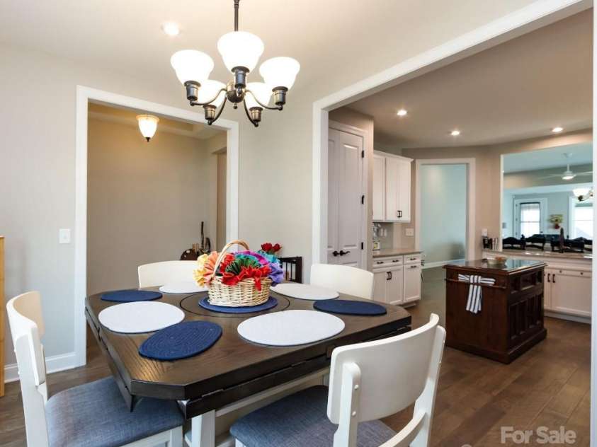 7337 Overjoyed Crossing, Charlotte, NC 28215.  MLS# CAR4274967, YatesRealty ID 4105. 
