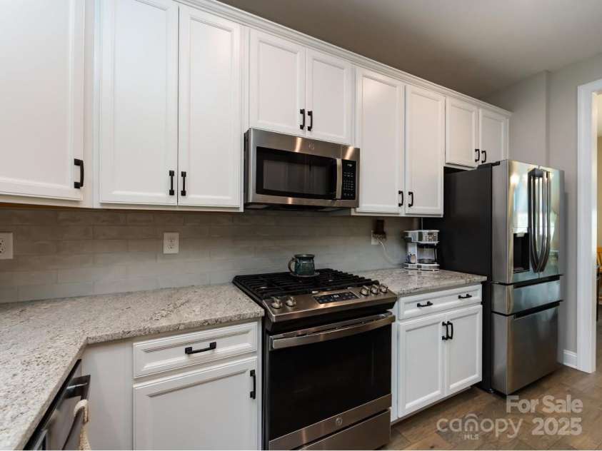 7337 Overjoyed Crossing, Charlotte, NC 28215.  MLS# CAR4274967, YatesRealty ID 4105. 