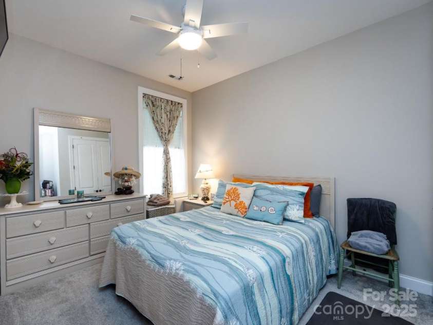 7337 Overjoyed Crossing, Charlotte, NC 28215.  MLS# CAR4274967, YatesRealty ID 4105. 
