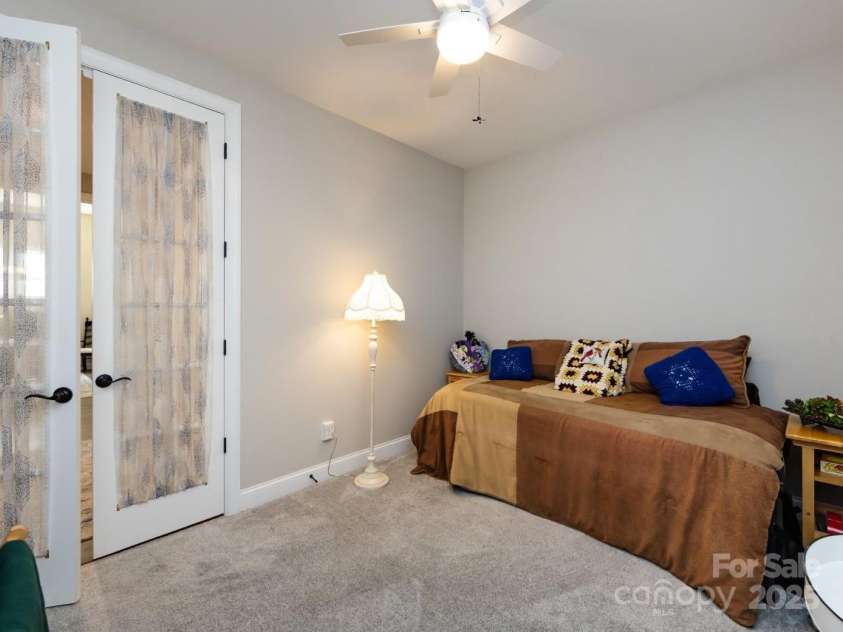 7337 Overjoyed Crossing, Charlotte, NC 28215.  MLS# CAR4274967, YatesRealty ID 4105. 