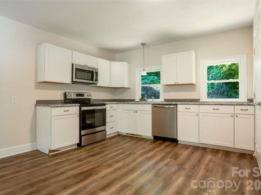 3080 Whitesides Road, Forest City, NC 28139.  MLS# CAR4406790, YatesRealty ID 41050. Kitchen