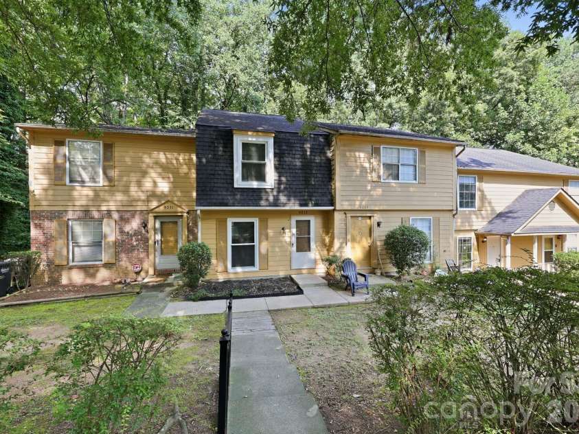 4033 Briarhill Drive, Charlotte, NC 28215.  MLS# CAR4410790, YatesRealty ID 41051. 