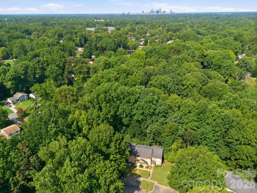 4033 Briarhill Drive, Charlotte, NC 28215.  MLS# CAR4410790, YatesRealty ID 41051. 