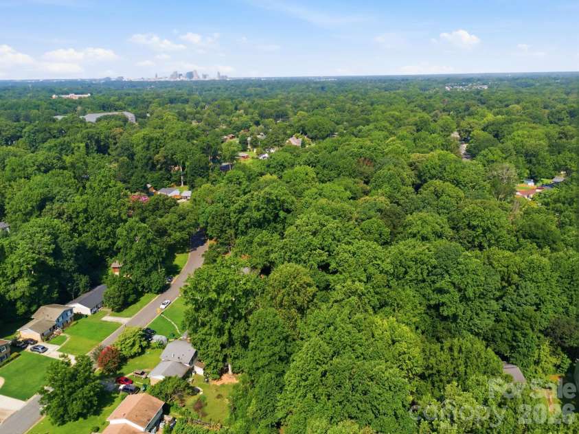 4033 Briarhill Drive, Charlotte, NC 28215.  MLS# CAR4410790, YatesRealty ID 41051. 