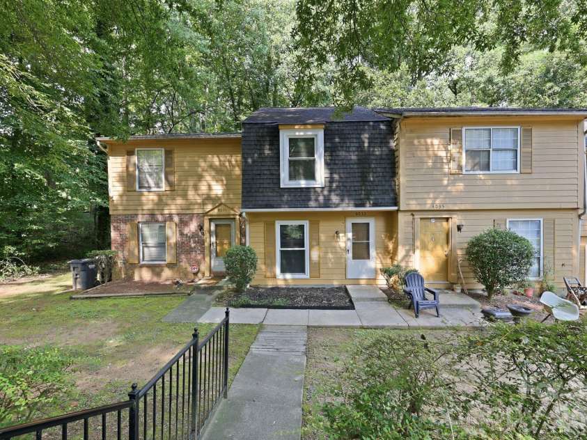 4033 Briarhill Drive, Charlotte, NC 28215.  MLS# CAR4410790, YatesRealty ID 41051. 