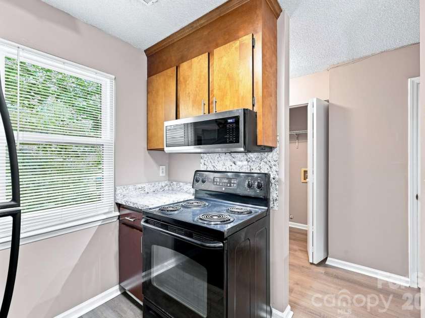 4033 Briarhill Drive, Charlotte, NC 28215.  MLS# CAR4410790, YatesRealty ID 41051. 