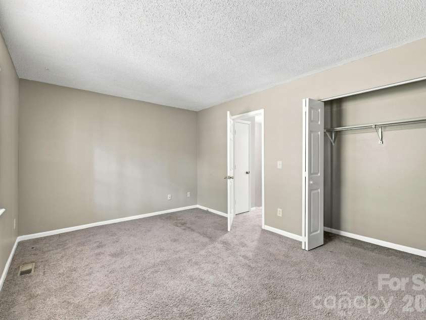 4033 Briarhill Drive, Charlotte, NC 28215.  MLS# CAR4410790, YatesRealty ID 41051. 