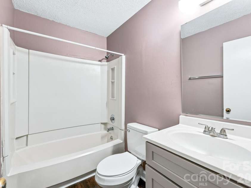 4033 Briarhill Drive, Charlotte, NC 28215.  MLS# CAR4410790, YatesRealty ID 41051. 