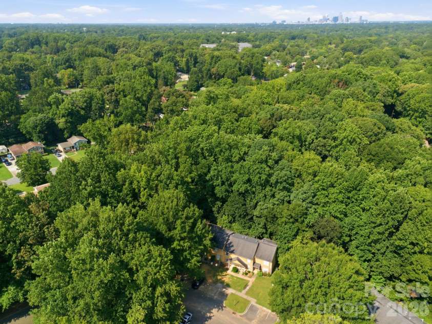 4033 Briarhill Drive, Charlotte, NC 28215.  MLS# CAR4421413, YatesRealty ID 41051. 