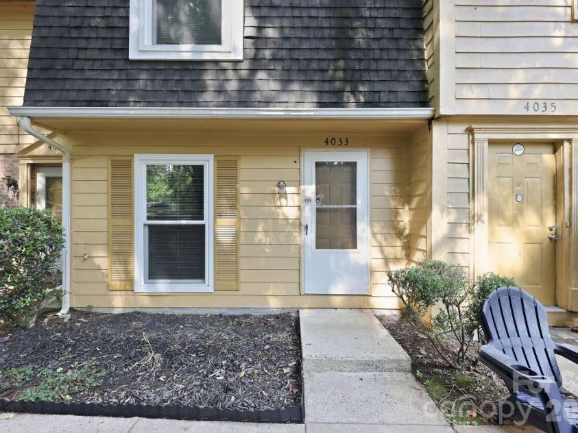 4033 Briarhill Drive, Charlotte, NC 28215.  MLS# CAR4421413, YatesRealty ID 41051. 